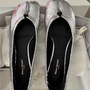 Maison Martin Margiela Silver Cracked Leather Tabi Flats